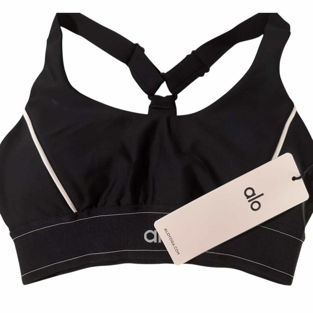 NWT ALO YOGA Size S Airlift Suit Up Bra Black/white